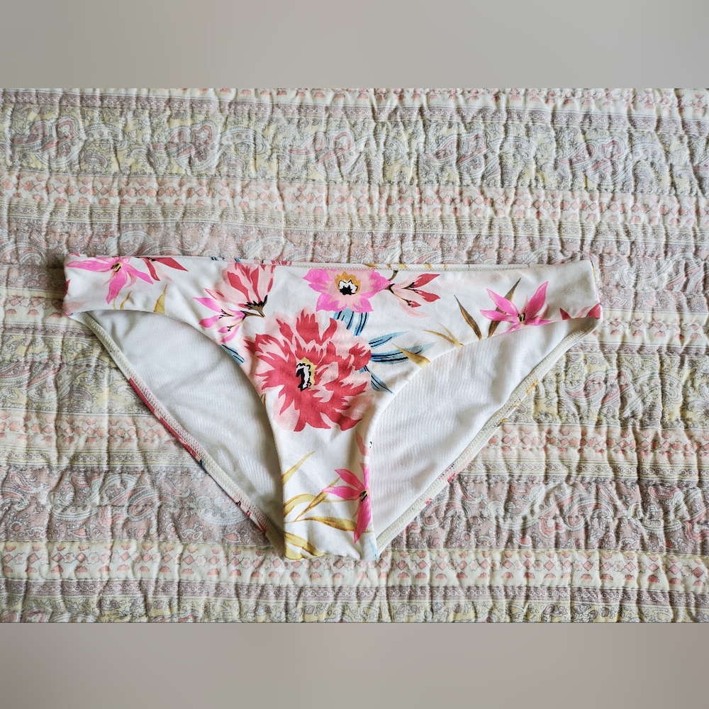 Billabong coral sands floral bikini bottom, size M